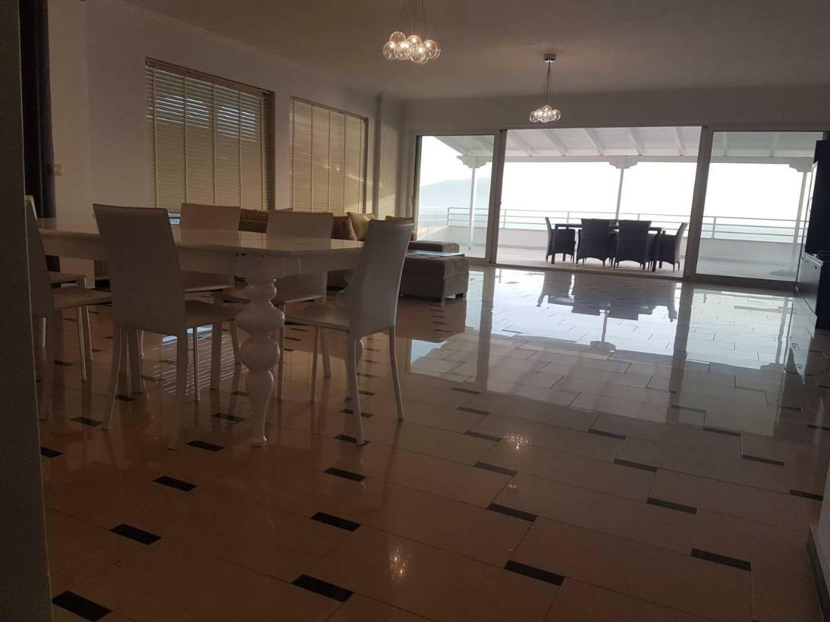 Apartamento Sea Front Penthouse Sarandë Exterior foto