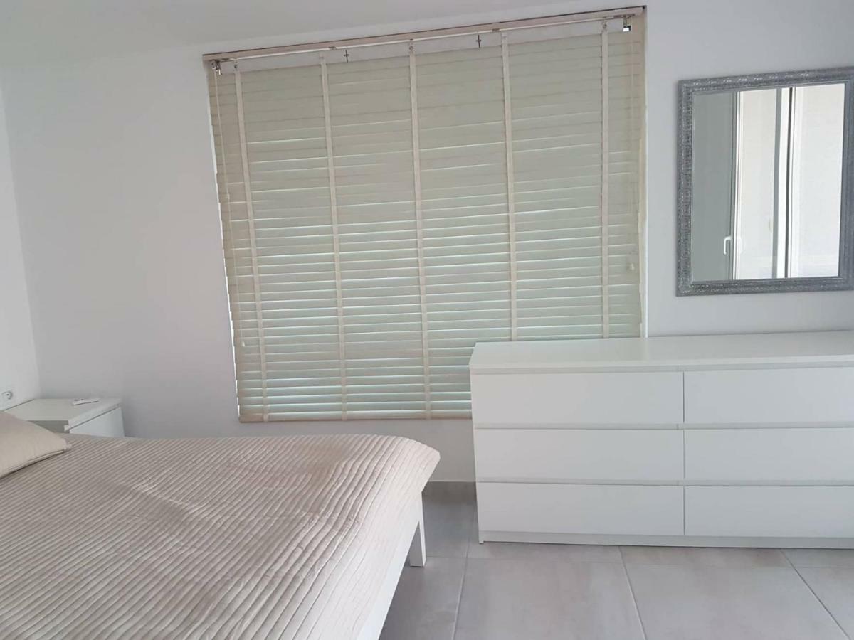 Apartamento Sea Front Penthouse Sarandë Exterior foto